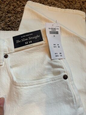 Abercrombie & Fitch Slim Straight Ultra High Rise Jeans in White